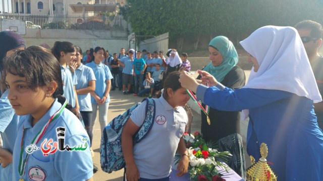 فيديو: مدرسة جنة ابن رشد تنظم حفل تكريم للطلاب الموهوبين والمتفوقين 